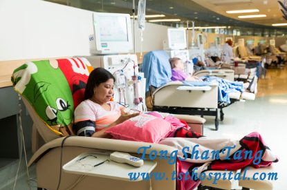 Treatment for patients with creatinine 3.3 and GFR 14